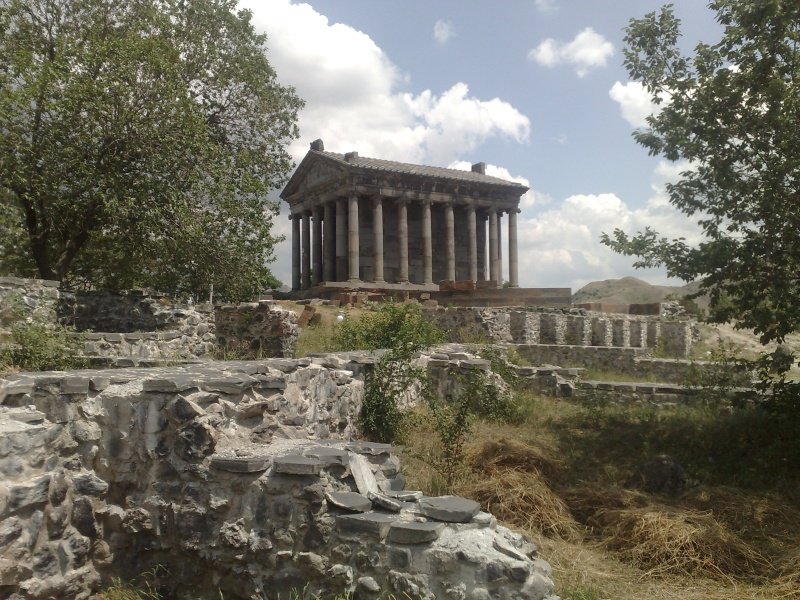 Armenia_Garni_temple-5_800x600