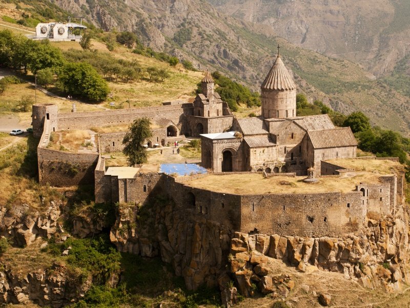 Armenia_Monastery of Tatev is a 9th century Armenian monastery_800x600