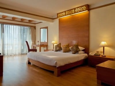 Thaimaa_silom_city_hotel_Bangkok_suite_400x300