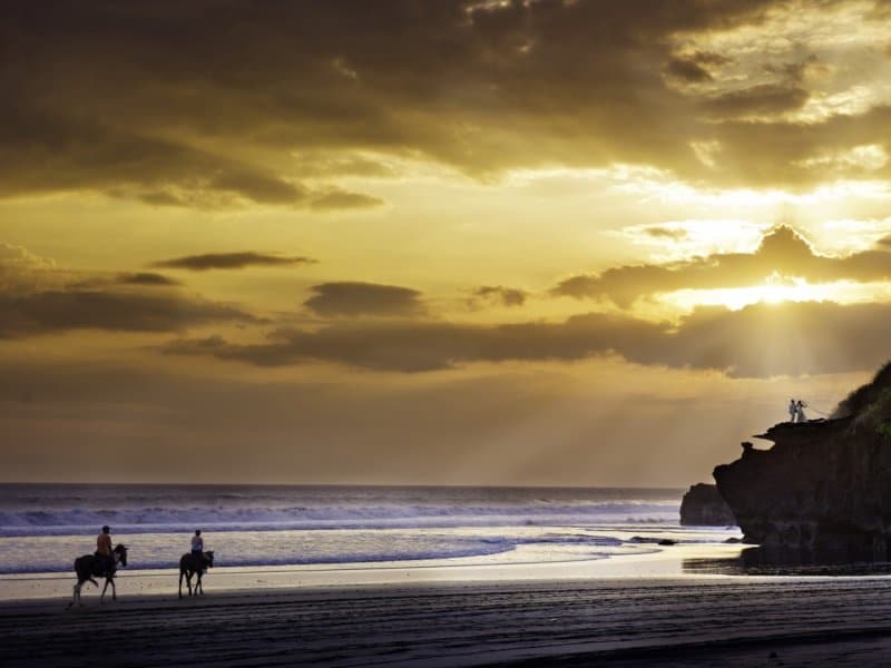 Bali_Alila Villas Soori - Horseback Riding 2_800x600