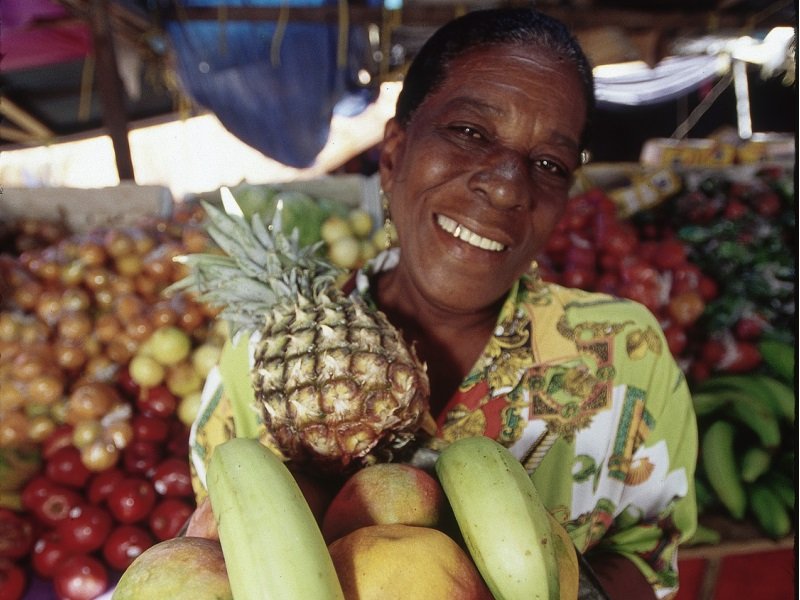 Curacao_carneval_women_800x600