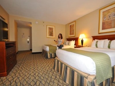 Holiday Inn Midtown 57th Street _groom_dbl_400x300
