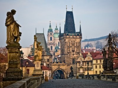 Praha_Lesser Bridge Tower of Charles Bridge400x300