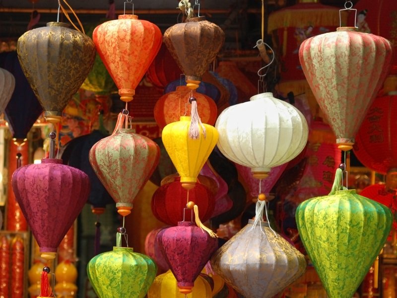 Vietnam_Colourful Asian in Hanoi_800x600