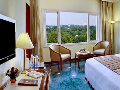 Agra_Clarks Shiraz hotel_400x300