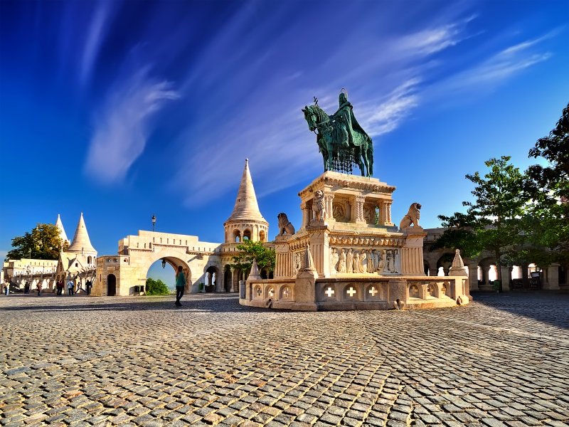 Budapest_Fisherman's Bastion in Budapest landmark_800x600