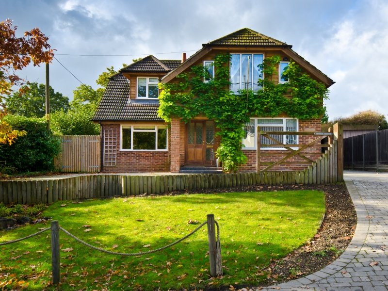 English Village Cottage_800x600