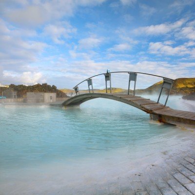 Islanti_ Blue Lagoon on a sunny day in Iceland_800x600