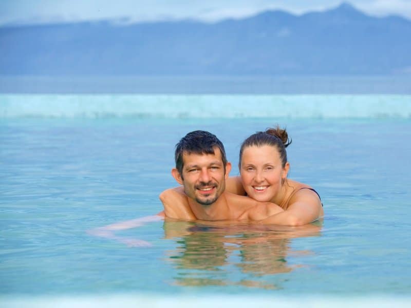 Islanti_Couple_800x600
