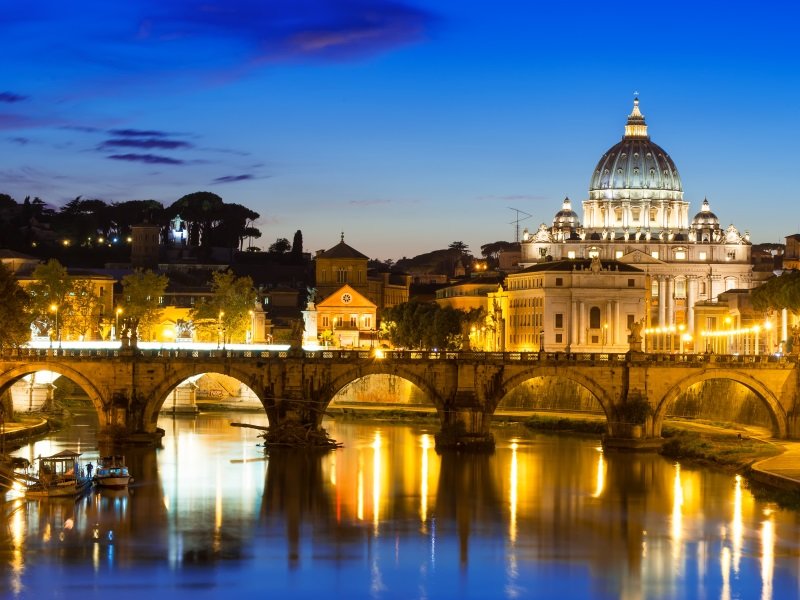 Italia_Rooma_Basilica St Peter and river Tiber in Rome in Italy_800x600