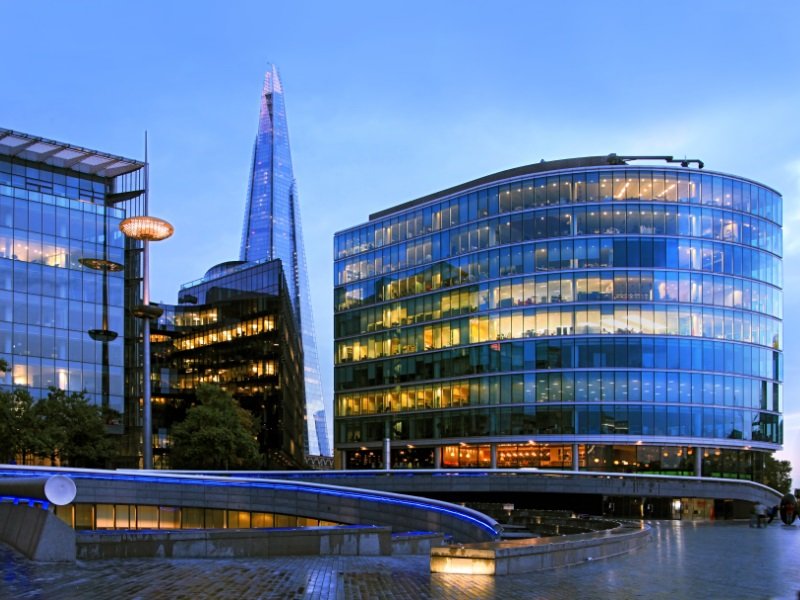 Lontoo_Shard skyscraper at Southwark, London Bridge Quarter_800x600