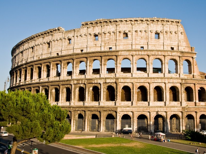 Rooma_colosseum_800x600