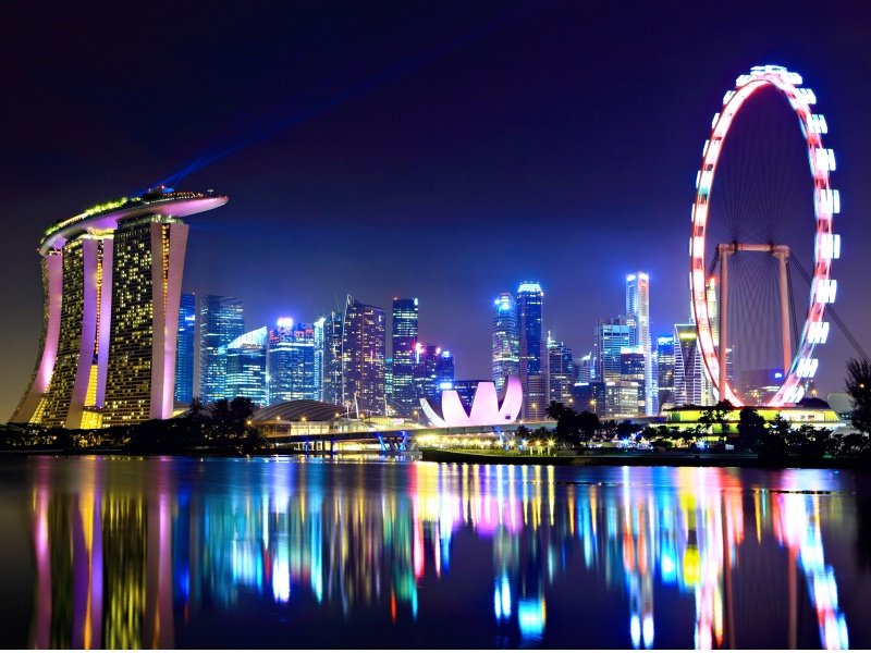 Singapore city skyline at night_800x600