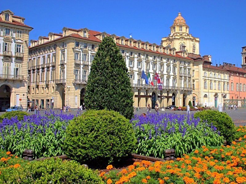 Torino_Piazza Castello_800x600