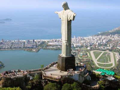 Brasilia_Aerial view of Christ the Redeemer in Rio De Janeiro, Brazil_800x600