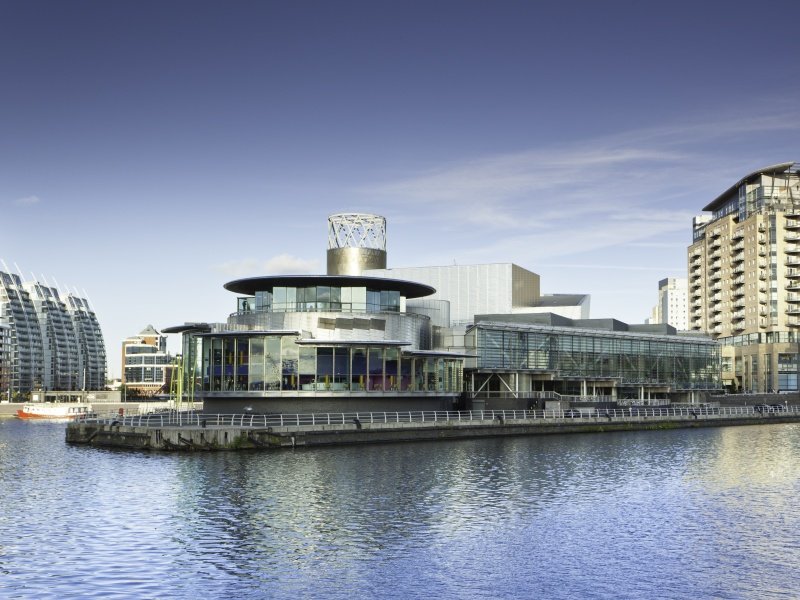 Manchester_Salford Quays_800x600