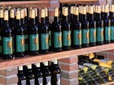 Saksa_weingut_gasthof_table_400x300