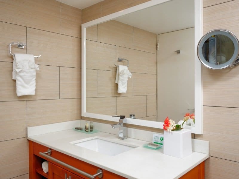 Bonaire_Divi_Flamingo_Beach_Resort_Casino_bathroom_800x600