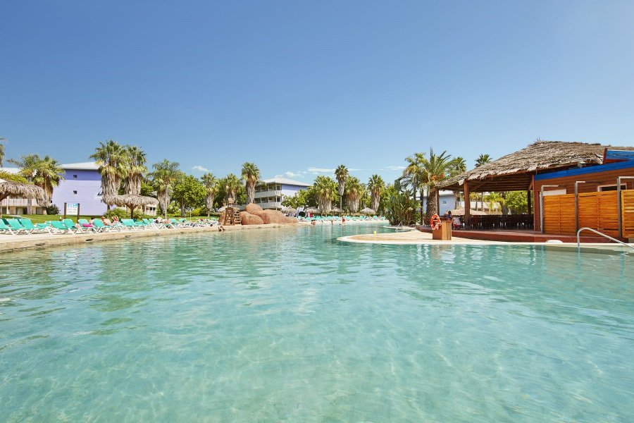 Espanja_PortAventura_htl_Caribe_HC-EXT_PISC_ARE_GEN_0915_014_900x600