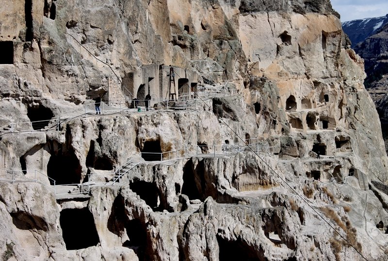 Georgia-vardzia-1