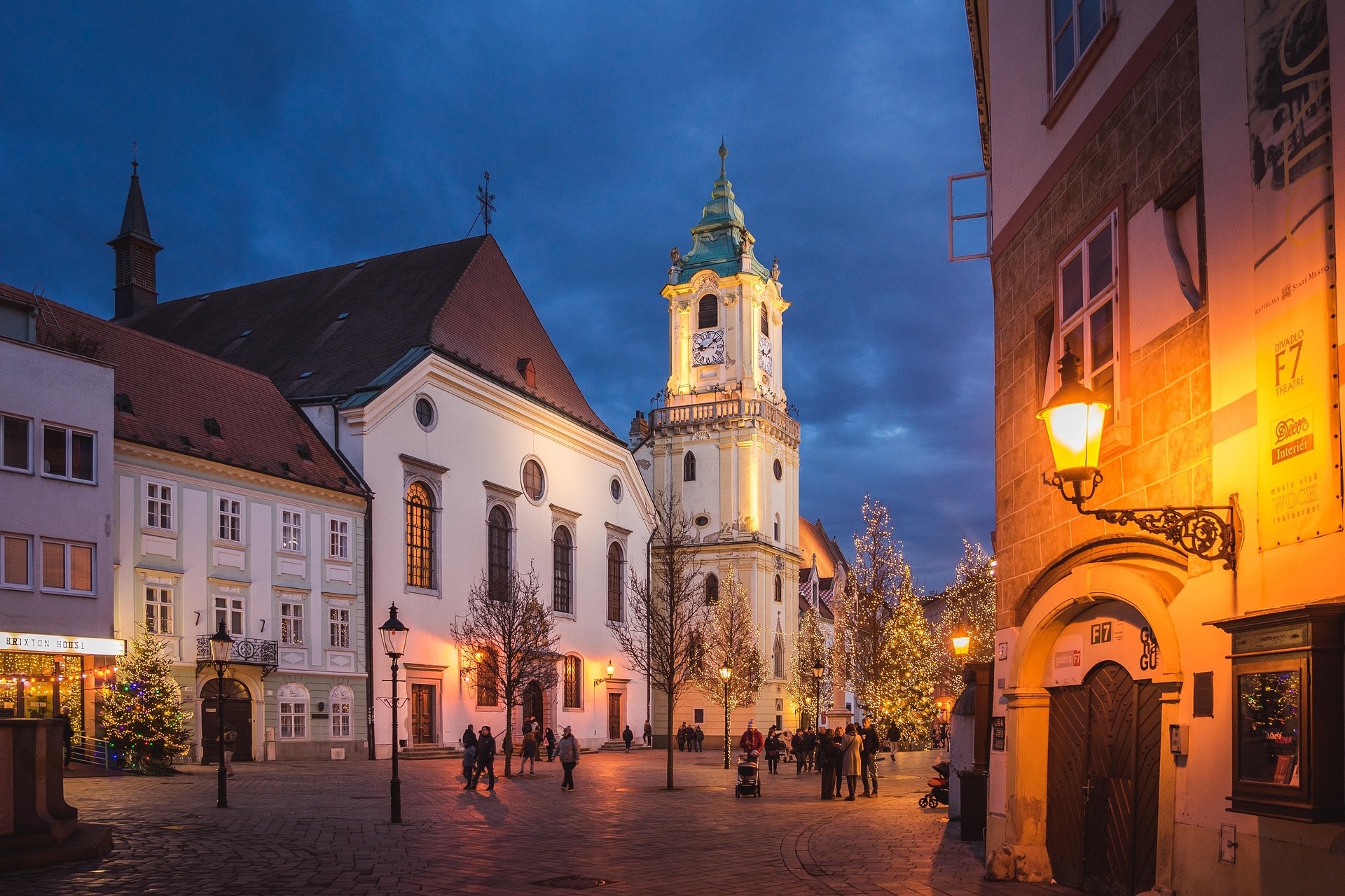 Slovakia Bratislava joulutorit 5-10.12.2025