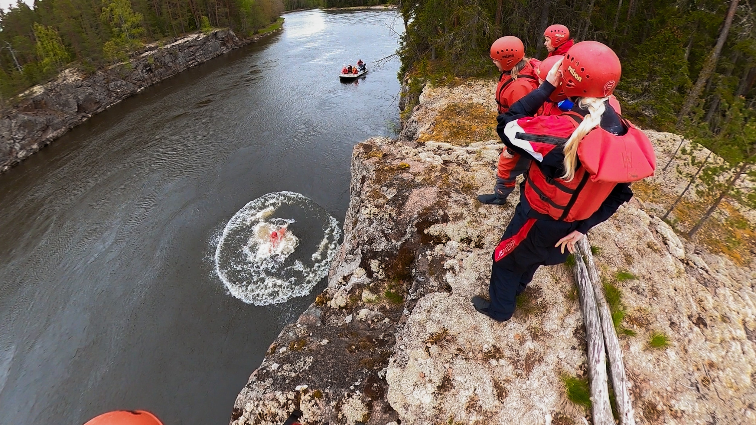 Kotka Koskenlasku Kymijoella Aktiivilomat