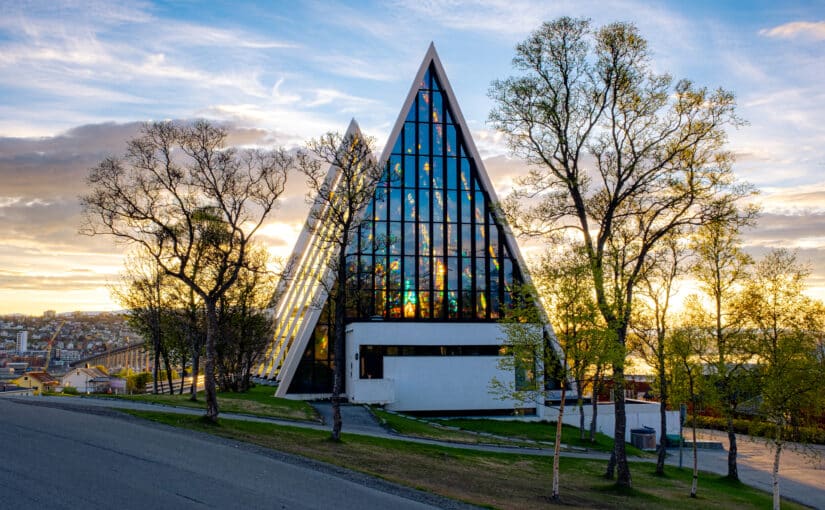 Tromssa kirkko kaupunkiloma