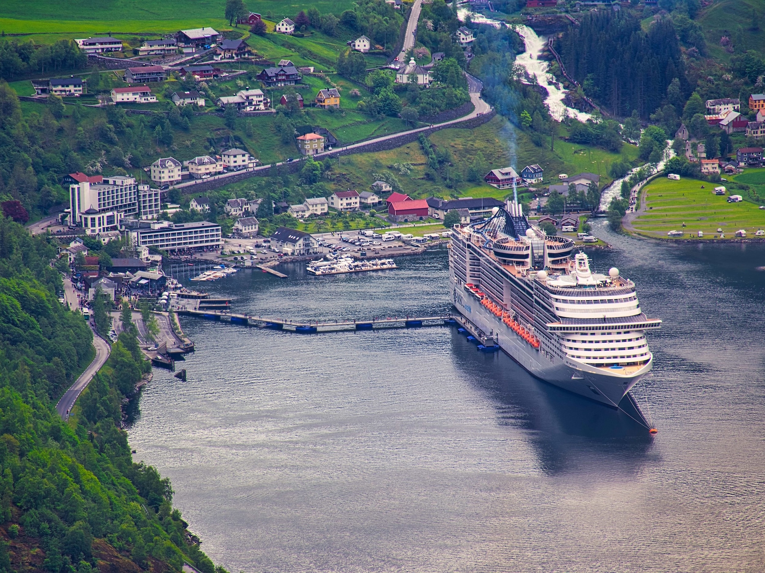 Risteily Norja Geirangerin vuono