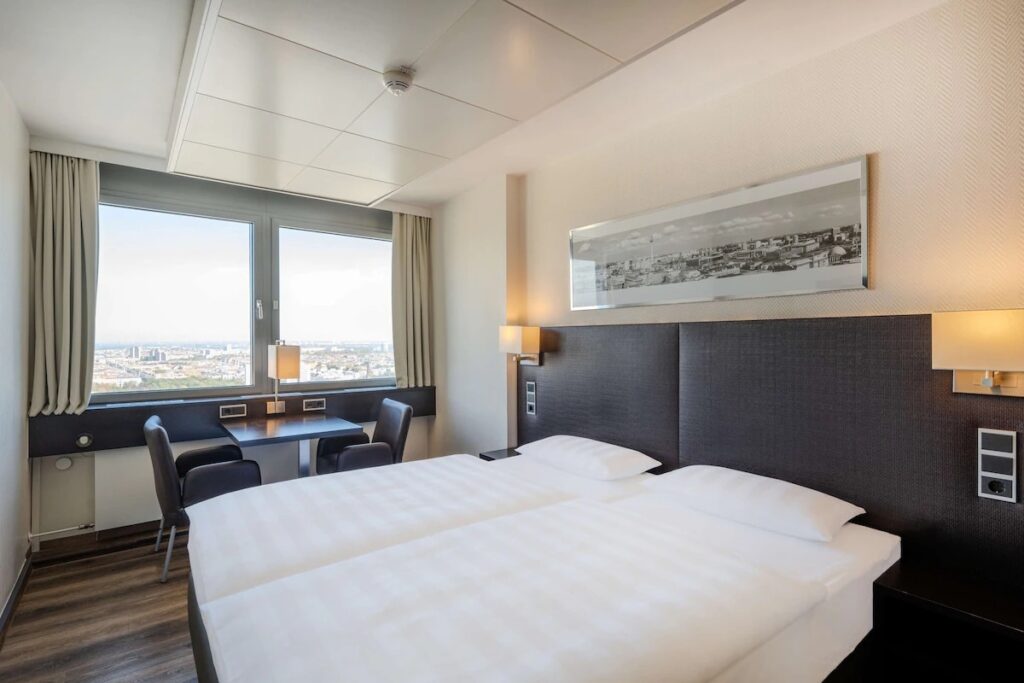 Berlin hotelli huone H2