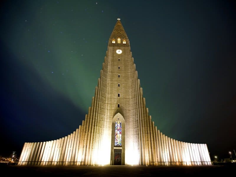 Islanti Kirkko Hallgrímskirkja Reykjavikin tunnetuin maamerkki