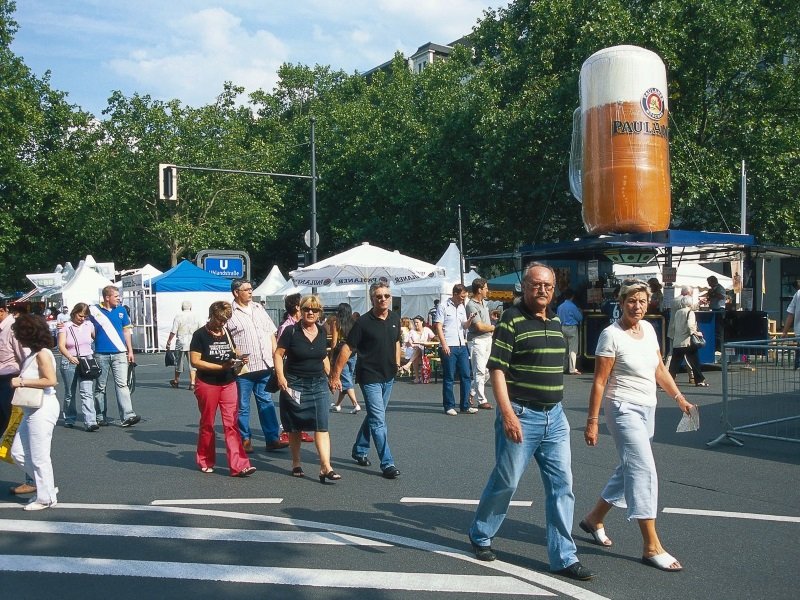 Berliini Unter den Linden katu