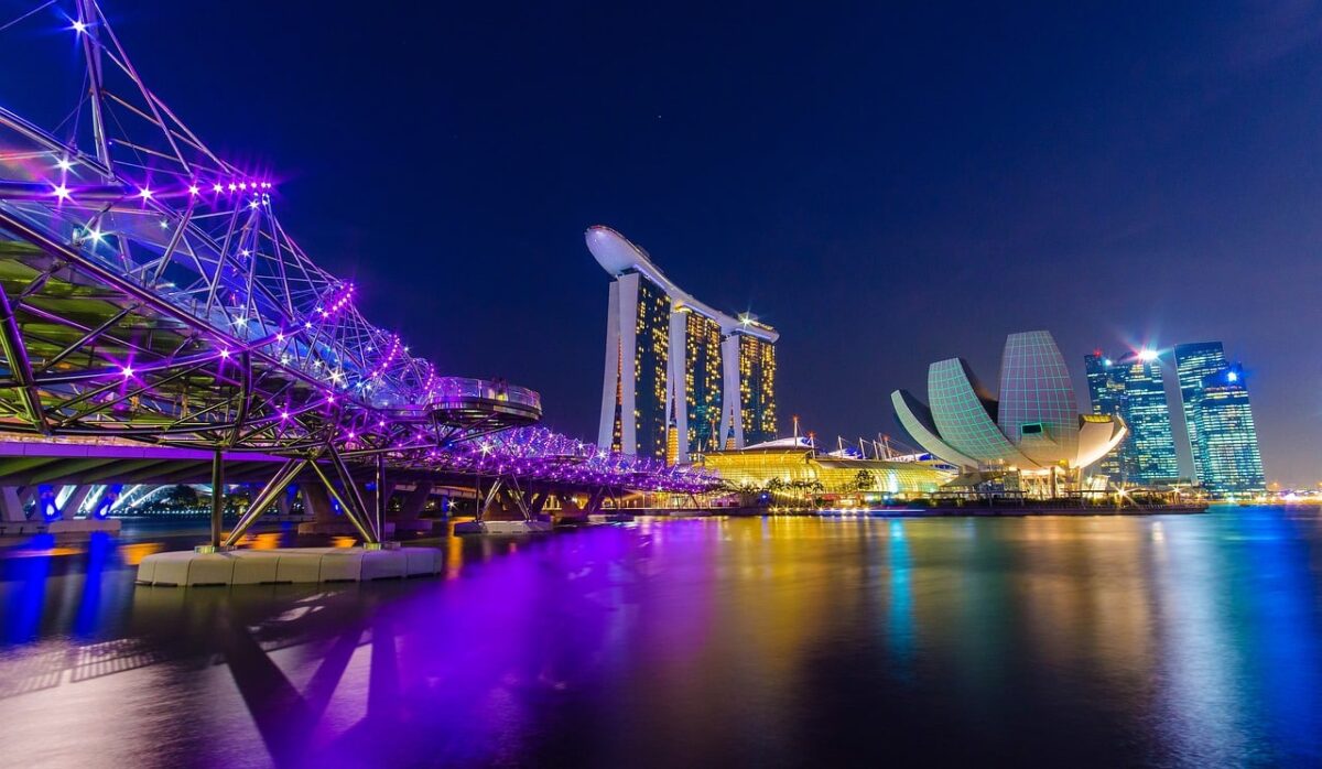 Singapore yö purppura